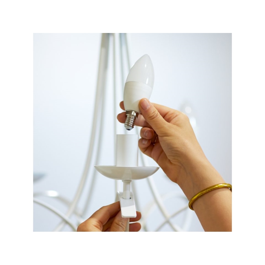 LED RGBW Prigušiva žarulja C37 E14/4,9W/230V 2200-6500K CRI 90 Wi-Fi -WiZ