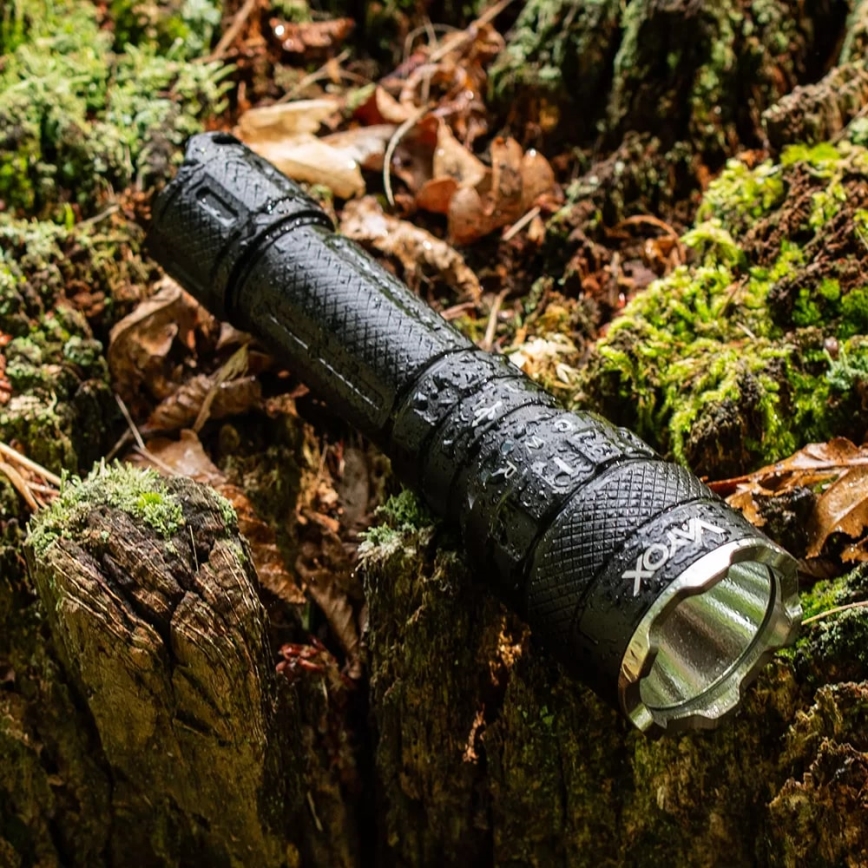 LED RGBW punjiva svjetiljka s prigušivanjem LED/15W/5V IP66 1500 lm 2000 mAh