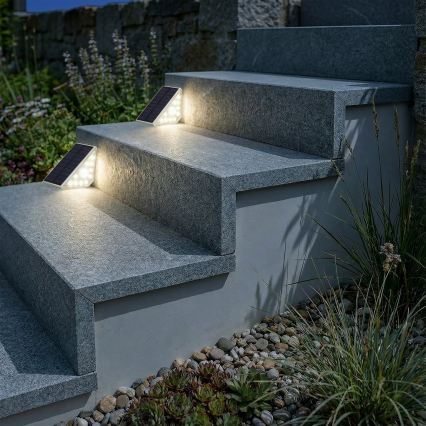 LED solarna svjetiljka s senzorom ARI LED/4,5W/3,7V 600 mAh IP44 bijela