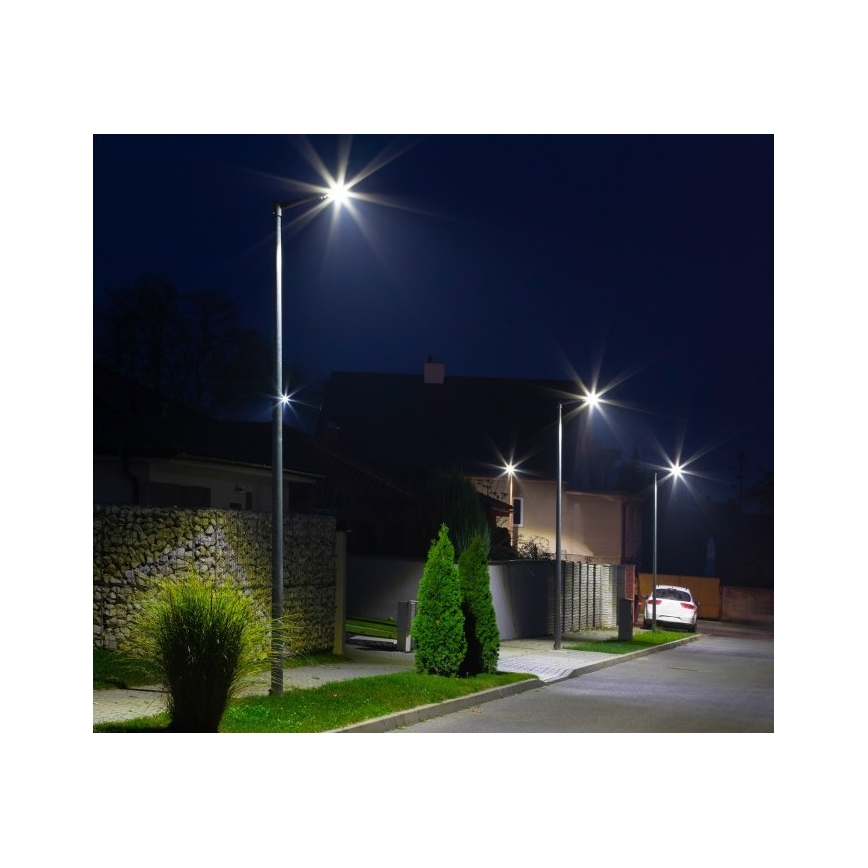 LED solarna ulična svjetiljka s senzorom STREET LED/15W/7,4V 4000K IP65 5400 mAh