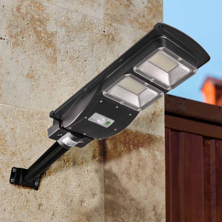 LED Solarna ulična svjetiljka sa senzorom STREET 2xLED/6W/3,2V 12000 mAh IP65 + daljinski upravljač