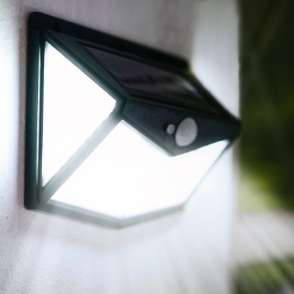 LED Solarna zidna svjetiljka sa senzorom LED/1W/3,7V 6500K IP44