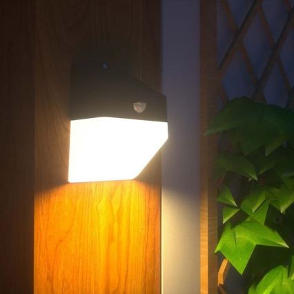 LED Solarna zidna svjetiljka sa senzorom LED/2W/3,7V 4000K IP65 1200 mAh