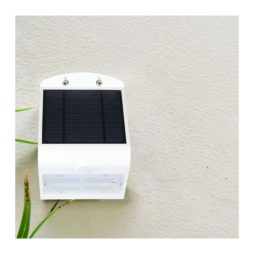 LED Solarna zidna svjetiljka sa senzorom LED/3W/3,7V 3000/4000K IP65 2000 mAh bijela