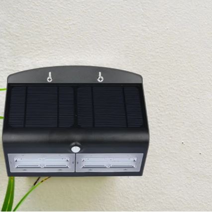 LED Solarna zidna svjetiljka sa senzorom LED/7W/3,7V 4000K IP65 crna