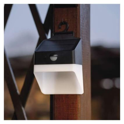 LED Solarna zidna svjetiljka sa senzorom LUMI LED/3,7W IP65 crna