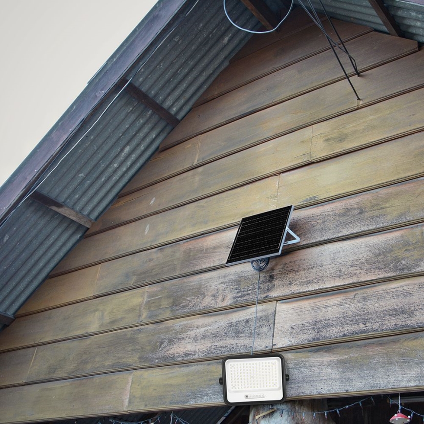 LED solarni reflektor s prigušivanjem LED/300W/3,2V 2000-8000K IP65 15000 mAh crna + daljinski upravljač