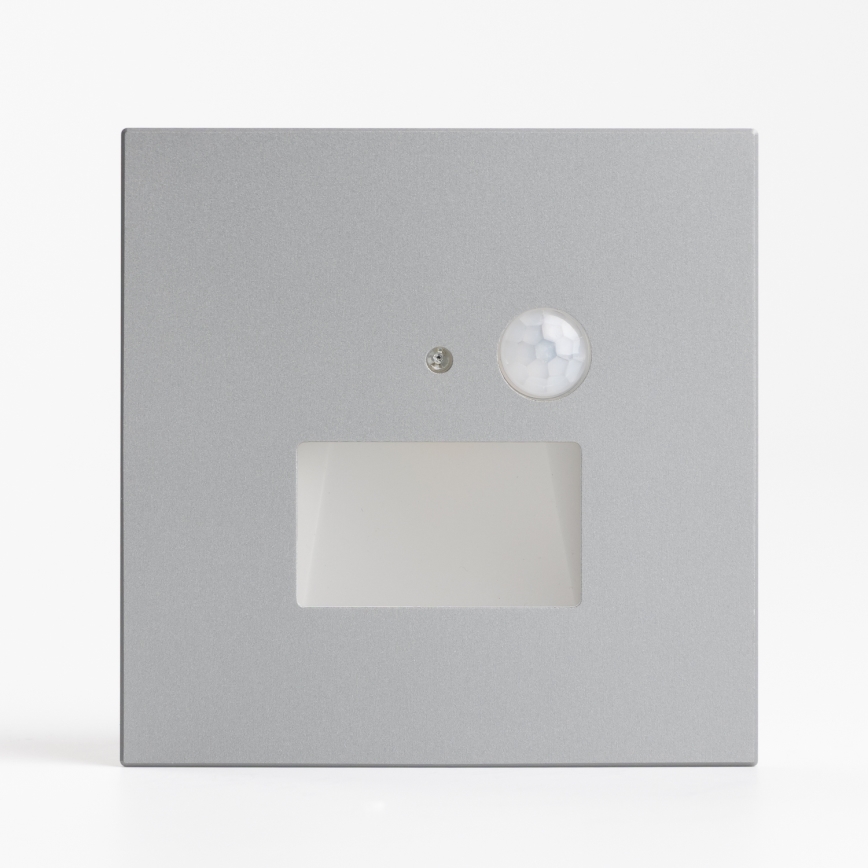 LED svjetiljka za stubište s detektorom pokreta i sumraka LED/1,5W/230V 3000/4000/6000K srebrna