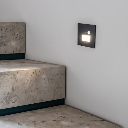 LED svjetiljka za stepenište s senzorom pokreta i sumraka LED/1,5W/230V 3000/4000/6500K antracit