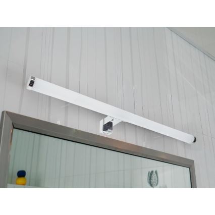 LED svjetlo za kupaonsko ogledalo LED/12W/230V 59,5 cm IP44 sjajni krom