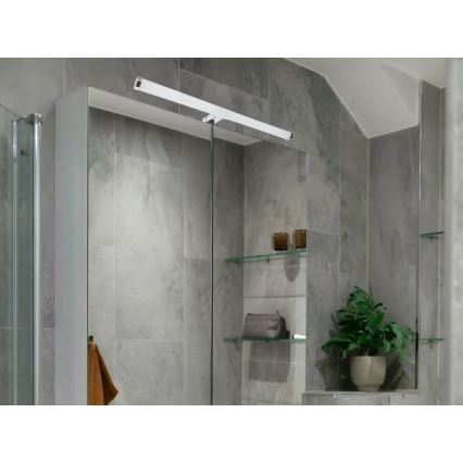 LED svjetlo za kupaonsko ogledalo LED/12W/230V 59,5 cm IP44 sjajni krom