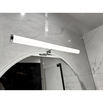 LED svjetlo za kupaonsko ogledalo LED/12W/230V 59,5 cm IP44 sjajni krom