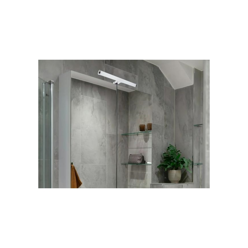 LED svjetlo za kupaonsko ogledalo LED/8W/230V 30 cm IP44 sjajni krom