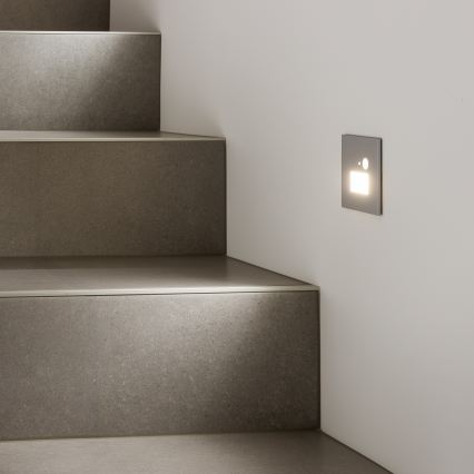 LED svjetiljka za stubište sa senzorom pokreta i sumraka LED/1,5W/230V 3000/4000/6000K siva