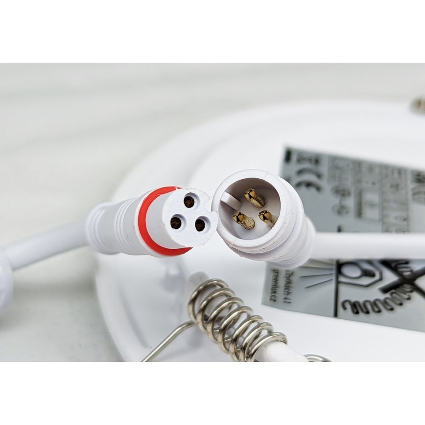 LED Ugradbena svjetiljka VEGA LED/6W/230V 2900/3900/5800K promjer 12,5 cm bijela