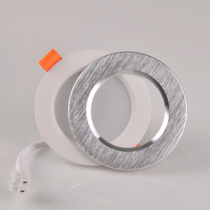 LED Ugradbena svjetiljka ZOE LED/4,8W/230V srebrna