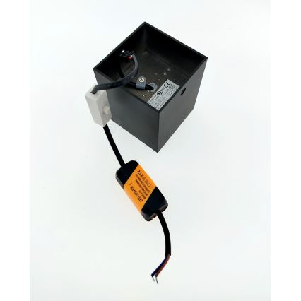 LED ugradna svjetiljka LED/5W/230V 3000/4000/6400K 7,5x7,5 cm crna