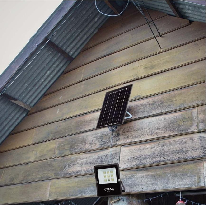 LED Vanjski solarni reflektor LED/6W/3,2V 6400K IP65 4000 mAh + daljinski upravljač