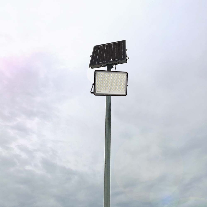LED Vanjsko solarno reflektorsko svjetlo LED/30W/3,2V 6400K crno IP65 20000 mAh + daljinski upravljač