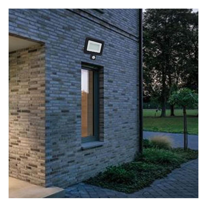 LED Vanjsko reflektorsko svjetlo sa senzorom LED/50W/230V 4000K IP44 crna