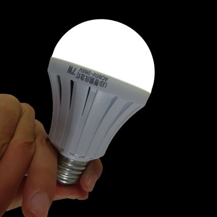 LED Žarulja s baterijom Li-Ion E27/7W/230V 4000K - Fulgur 24016