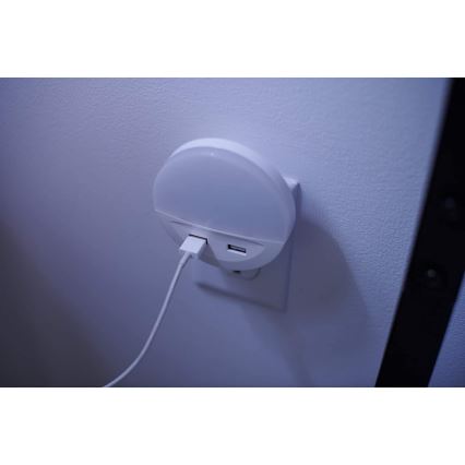 Ledvance - LED Noćna svjetiljka za utičnicu sa senzorom LUNETTA 2xUSB LED/13W/230V