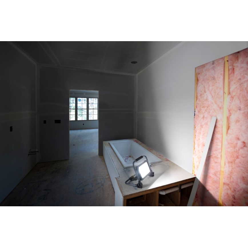 Ledvance - LED Prigušivi vanjski punjivi reflektor WORKLIGHT BATTERY LED/30W/5V 2200 mAh IP54