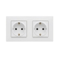 Legrand - Dvostruka kućna SCHUKO utičnica s okvirom NILOE STEP 250V bijela