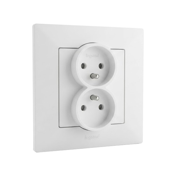 Legrand - Dvostruka kućna utičnica s okvirom NILOE STEP 250V bijela