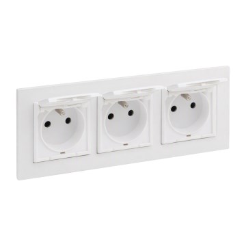 Legrand - Trostruka vanjska kućna utičnica s okvirom NILOE STEP 250V IP44 bijela
