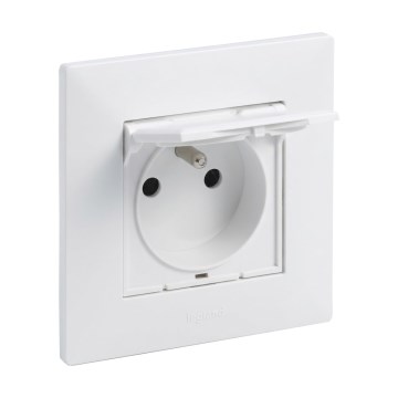 Legrand - Vanjska utičnica s okvirom NILOE STEP 250V IP44 bijela