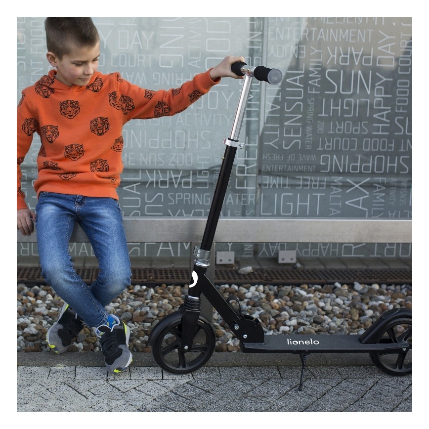 Lionelo - Dječji romobil LUCA crna