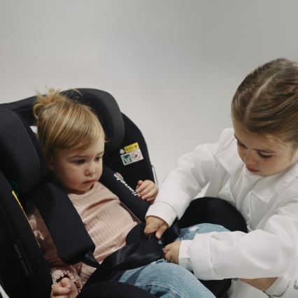 Lionelo - Rotirajuća autosjedalica s bazom ANTOON PLUS i-Size 40-105 cm Crni Oniks