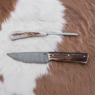 Lovački damask nož s pilicom 11 cm rog jelena