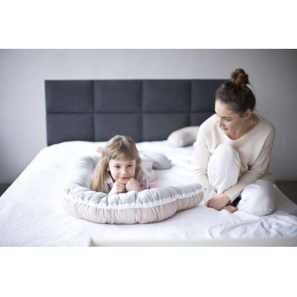 MOTHERHOOD  - Gnijezdo i jastuk za bebe JUNIOR 2u1 smeđa