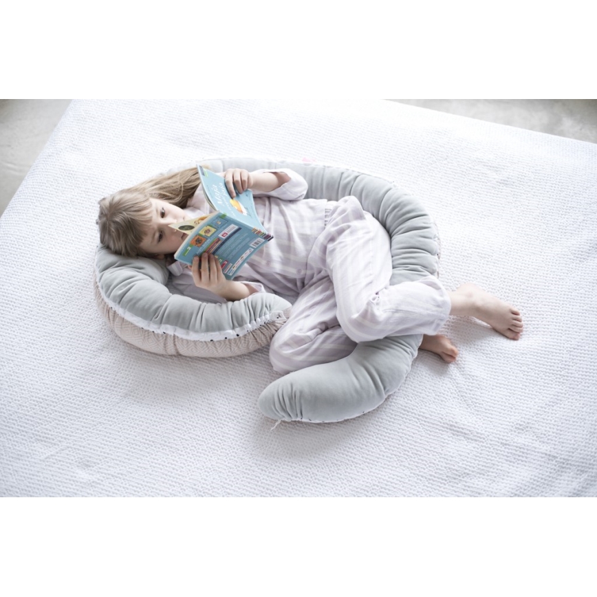 MOTHERHOOD  - Gnijezdo i jastuk za bebe JUNIOR 2u1 smeđa