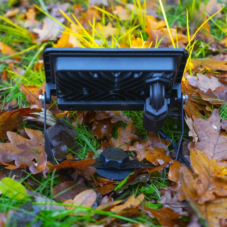 LED RGBW reflektor SmartLife s prigušivanjem LED/20W/230V Wi-Fi IP65 2700-6500K