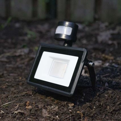 LED Prigušivi reflektor sa senzorom pokreta SmartLife LED/20W/230V 3000-6500K IP44 Wi-Fi