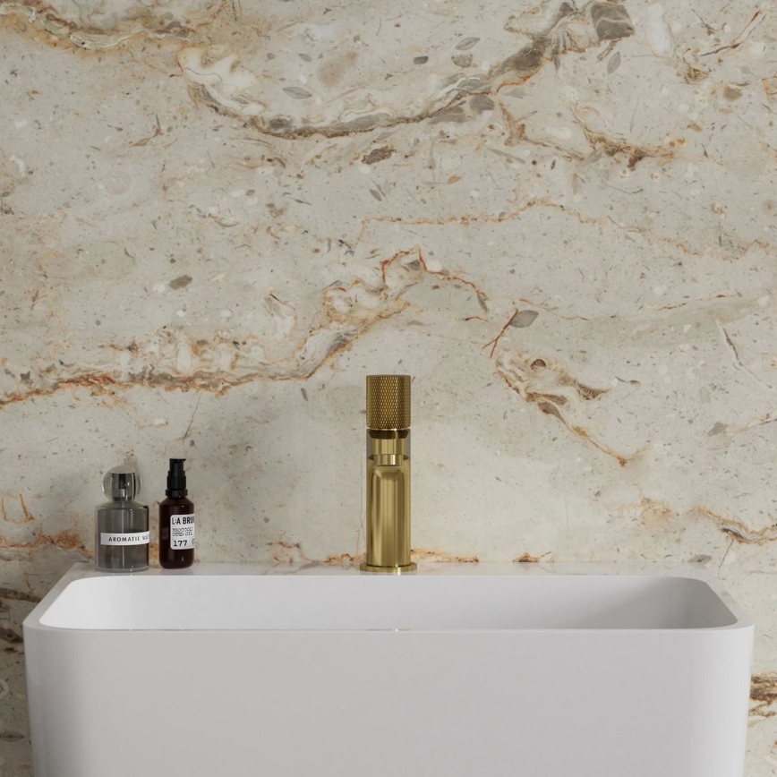 OMNIRES CT8010GLB - Miješalica za umivaonik CONTOUR 16,6 cm brušena zlatna