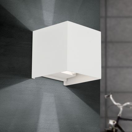 LED Vanjska zidna svjetiljka CUBE 2xLED/3W/230V IP54 bijela
