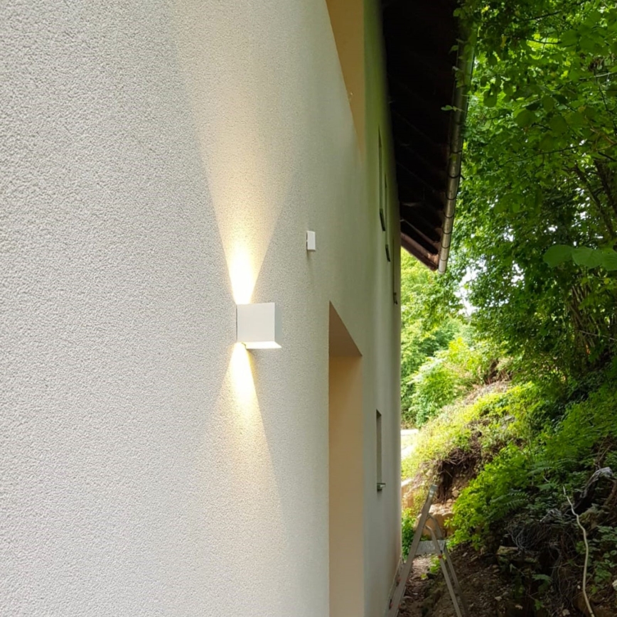 LED Vanjska zidna svjetiljka CUBE 2xLED/3W/230V IP54 bijela