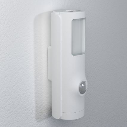 Osram - LED orijentacijska svjetiljka sa senzorom pokreta i sumraka NIGHTLUX LED/0,35W/3xAAA IP54 bijela