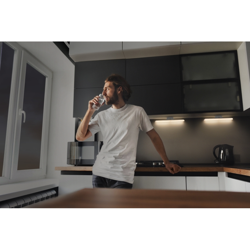 Osram - LED prigušivo svjetlo za ispod ormarića s senzorom pokreta i sumraka LINEAR LED/5W/3,7V 2200 mAh 3000K 35 cm bijela