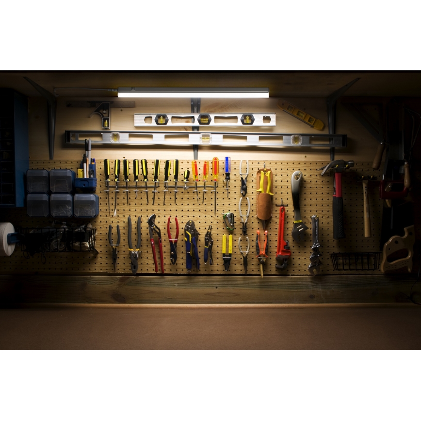 Osram - LED svjetiljka za ispod ormarića s detektorom pokreta BATTEN LED/4W/230V 3000K 60 cm bijela