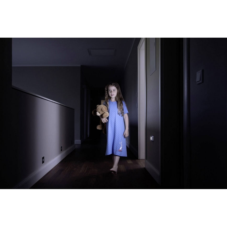 Osram - LED orijentacijska svjetiljka sa senzorom NIGHTLUX LED/0,3W/3xAAA IP54 srebrna