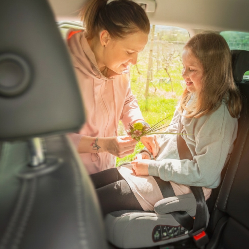PETITE&MARS - Povišenje za auto OPTIMUS PRO i-Size Air 125-150 cm (22-36 kg) sivo