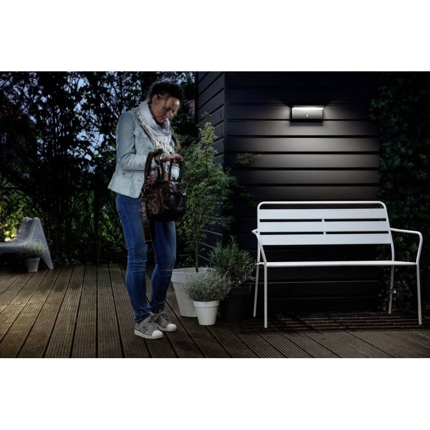 Philips - LED vanjsko zidno svjetlo sa senzorom BUSTAN LED/3,8W/230V 2700K IP44