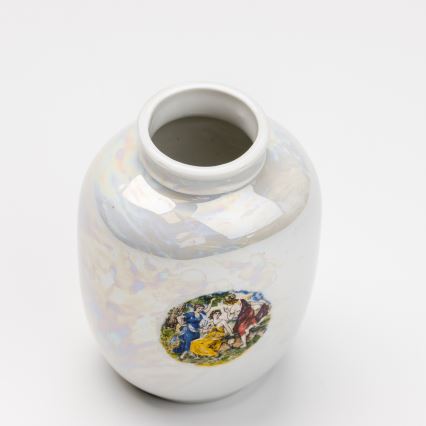 Porculanska vaza 12,5x9 cm sedefasta bijela gracije