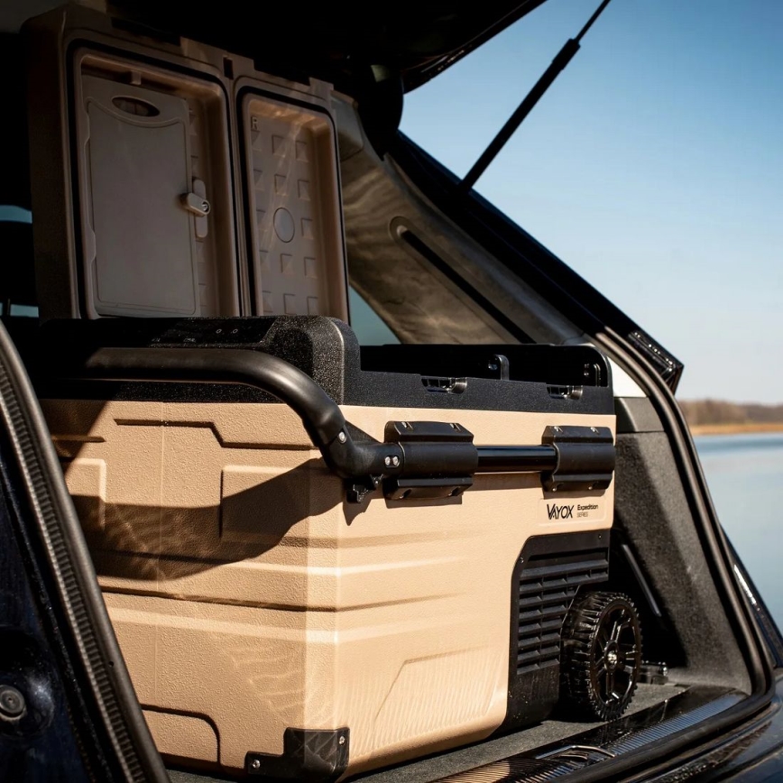 Prijenosni autohladnjak s LCD zaslonom 39 l 230V/12V/24V smeđa