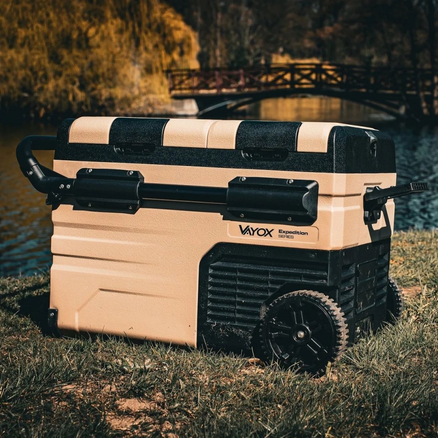 Prijenosni autohladnjak s LCD zaslonom 39 l 230V/12V/24V smeđa